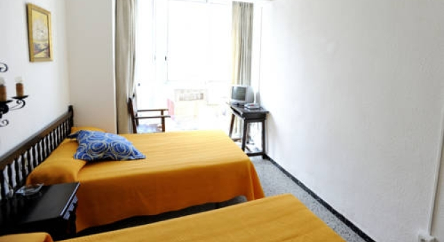 Hostal Can Marinés, Забронировать Отель Недорогие отели Дельты Эбро, недорого