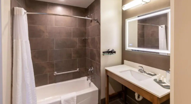 Одноместный люкс La Quinta Inn & Suites by Wyndham Tulsa Downtown - Route 66