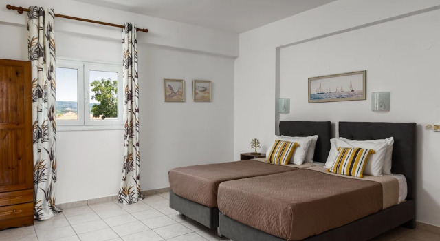 Dora Pool Studios by Konnect, 150m from the Beach