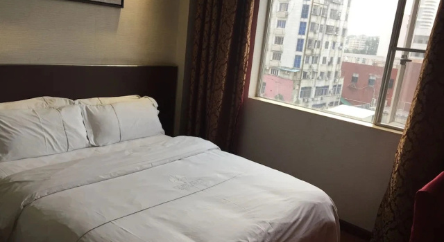 Номер Deluxe Huangpu Hotel