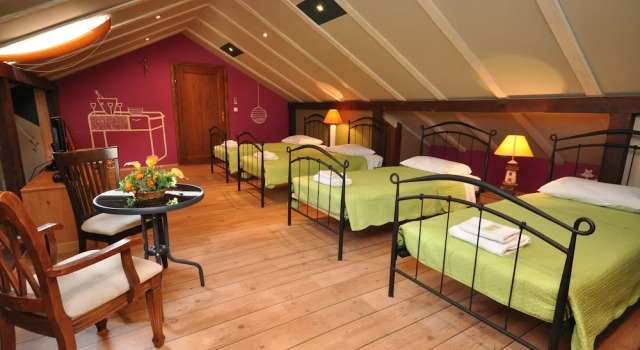 Трёхместный номер Standard с балконом Villa Cezar