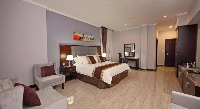 Люкс Superior Hotel City Plaza & Suites