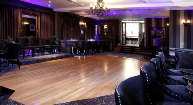 Russell Court Hotel, Varaa Hotelli Bournemouth Dorset