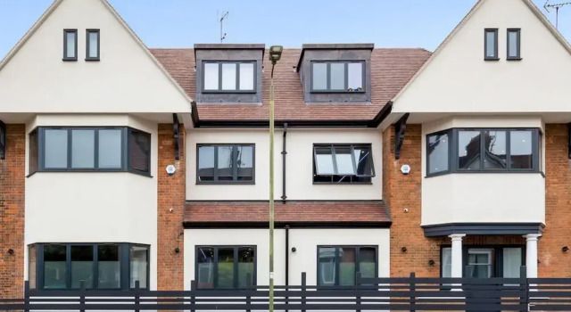 Апартаменты Modern Spacious Sleeps 4 Studio Golders Green
