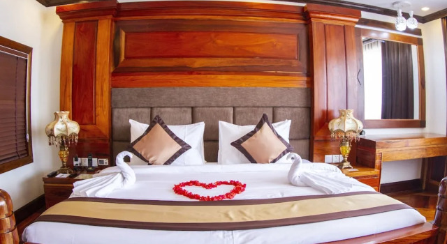 Номер Superior Kampong Thom Palace Hotel