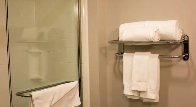 Двухместный номер Standard Holiday Inn Express and Suites Tahlequah by IHG