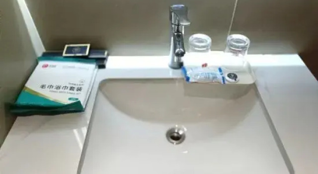 Yunhang Homestay (Dehong Mangshi Airport), Забронировать Отель Отели Дэхун с парковкой, Парковка