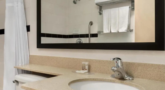 Двухместный номер Deluxe Days Inn & Suites by Wyndham Moncton