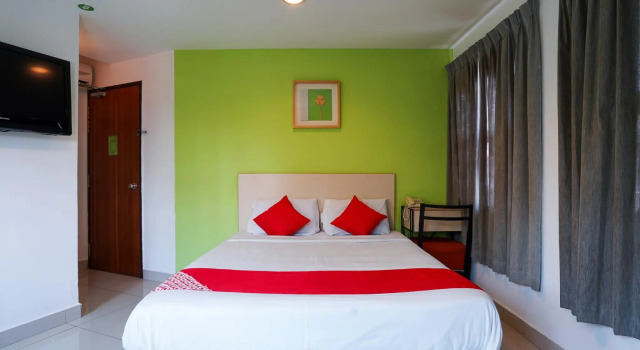Люкс Deluxe OYO 981 Ant Cave Hotel