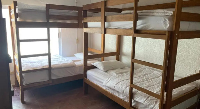Кровать в общем номере Desert Heart Hostel
