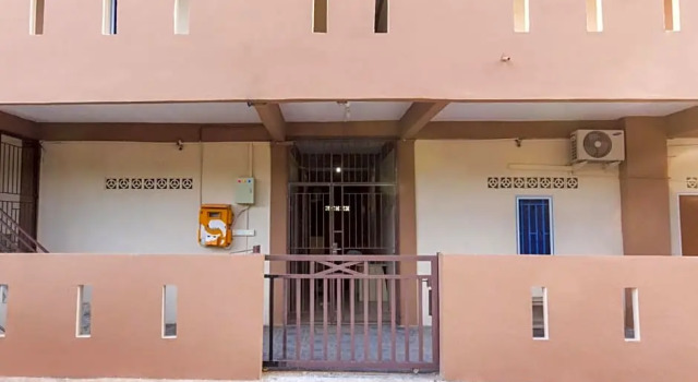 OYO Life 2579 Kost Anggun 2, Book Hotel Bagam Batam