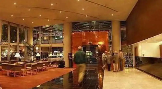Holiday Inn City Centre Christchurch, Buchen Sie Hotel Hotels in Südinsel Neuseelands mit Pool, Schwimmbad