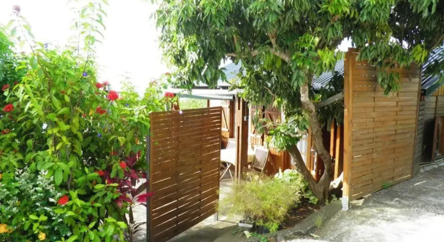 Studio in St Paul , with Wonderful Sea View, Enclosed Garden And Wifi - 8 Km From the Beach
