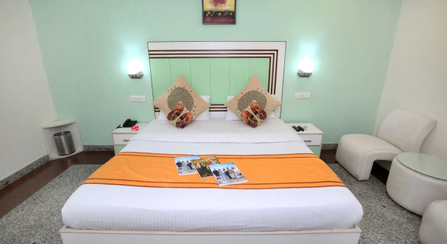OYO 9575 Hotel Absolute Comfort