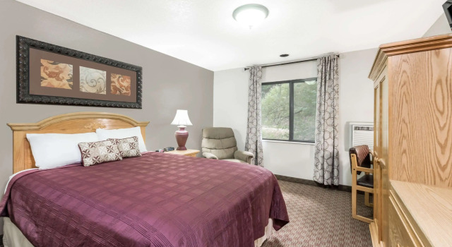 Super 8 by Wyndham Deadwood / Black Hills Area