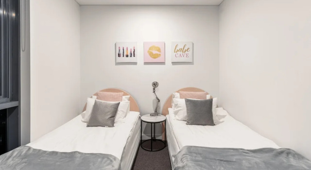 Southport Apartment
