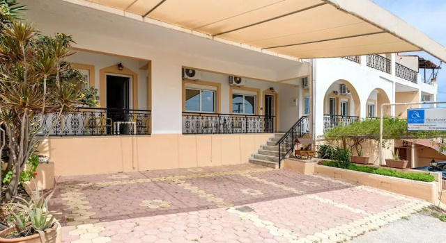 Angela Apartments, Забронировать Апартаменты/квартира Отели Марати с парковкой, Парковка