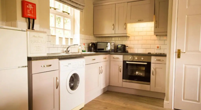 Tissington Cottage- Darwin Lake Holiday Village