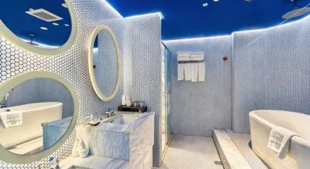 Люкс с балконом Elves Castle Fairy Tale Family Hotel