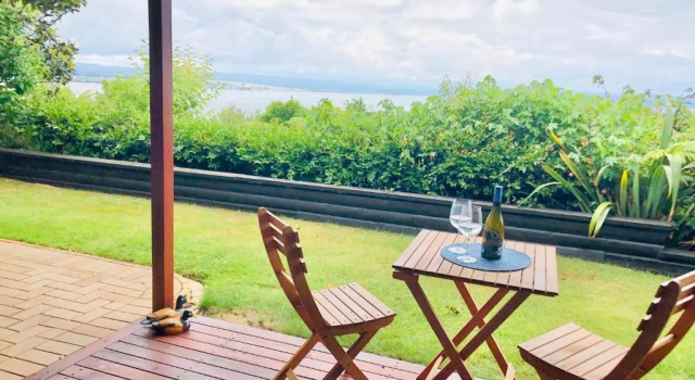 Апартаменты Lake View Garden Apartment