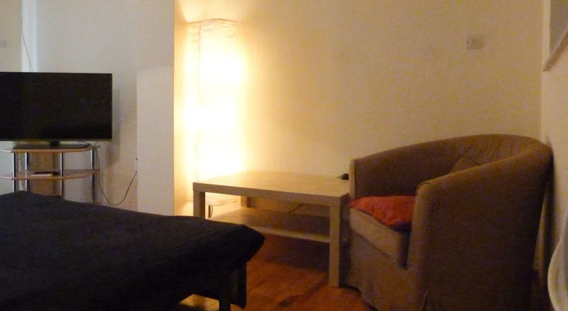 Homely Spacious Studio near Seafront, Book Hotel Chalkida Evia