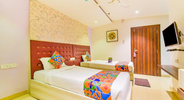 FabHotel Pentagon Next