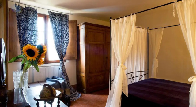 Appartamenti Villa e Fattoria di Radi Tuscany, Book Villa Cottages in Crete Senesi, Cottage