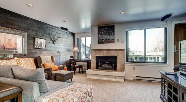 Beautifully Updated+spacious -lake Views, Kids Ski Free 2 Bedroom Condo by RedAwning