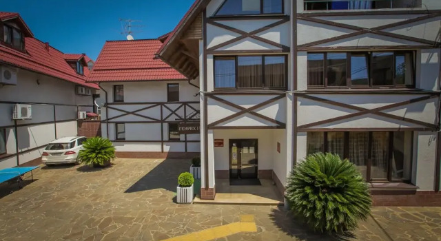 Hotel Genrih-I