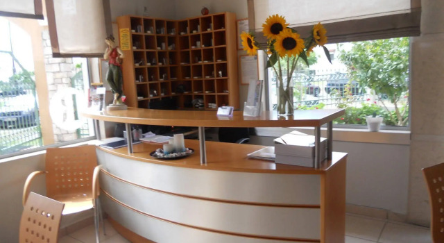 Alexander Inn, Reserva ahora Hotel Hoteles en Calcídica con desayuno, Desayunos