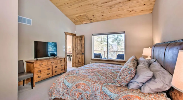 Коттедж Spacious Angel Fire Home w/ Deck & Resort Perks!