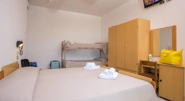 Трёхместный номер Standard с балконом Hotel Maioli B&B