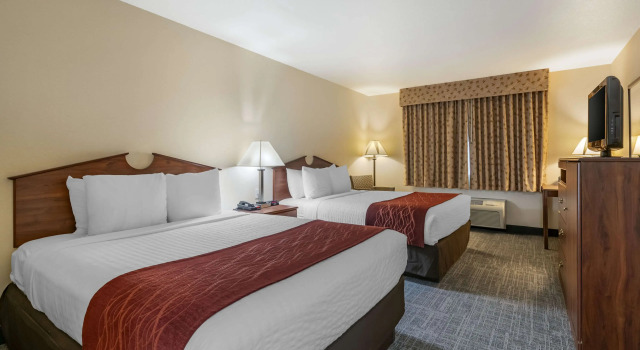 Четырёхместный номер Standard SureStay Plus Hotel by Best Western Buffalo