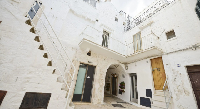 Casetta Arco Con Balcone