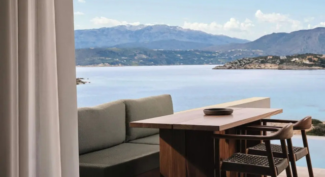 Двухместный полулюкс с бассейном с видом на море JW Marriott Crete Resort & Spa