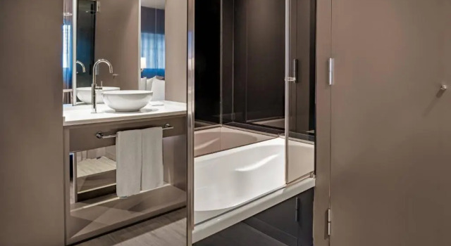 Двухместный номер Standard Plus AC Hotel Sants by Marriott