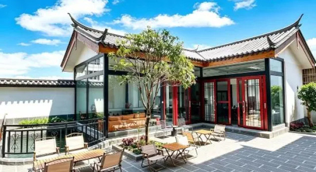 SnowPeak StarSnow Inn · Sunset Terrace Courtyard, Shuhe Ancient Town, Prenota Hotel Hotel a Yunnan con parcheggio, Parcheggio