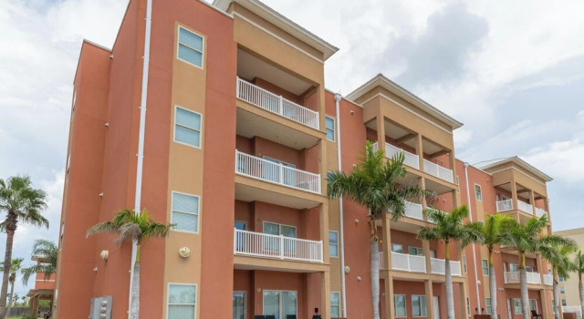 Casual Condo Near Beach w/ Pools, hot tub & Grill!, Buchen Sie Ferienwohnung Padre Island USA
