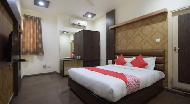 OYO 24936 Hotel C-9, Забронировать Отель Отели штата Раджастхана с парковкой, Парковка
