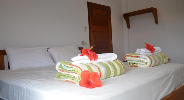 Erawan Resort, Забронировать Курортный отель Отели провинции Мэхонгсон 3 звезды, 3*