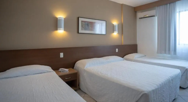 Четырёхместный номер Deluxe Atobá Praia Hotel