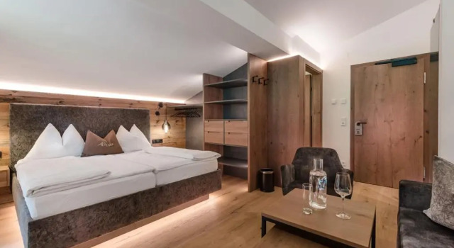 Четырёхместный номер Standard Hotel Alpenhof