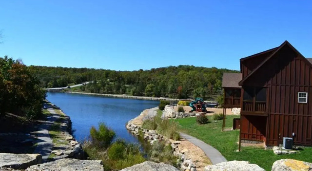 Апартаменты Quiet 2 bedroom Close to the lake, SDC and Branson