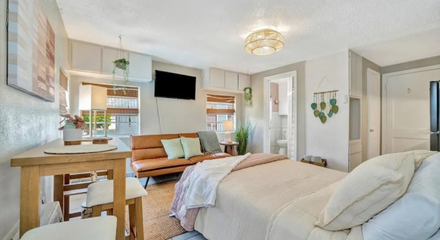 Corner Balcony Suite Across From Beach htd Pool