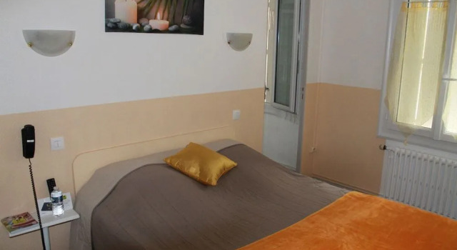 Logis Hôtel Beauséjour, Забронировать Отель Отели Шовиньи с завтраком, Завтраки