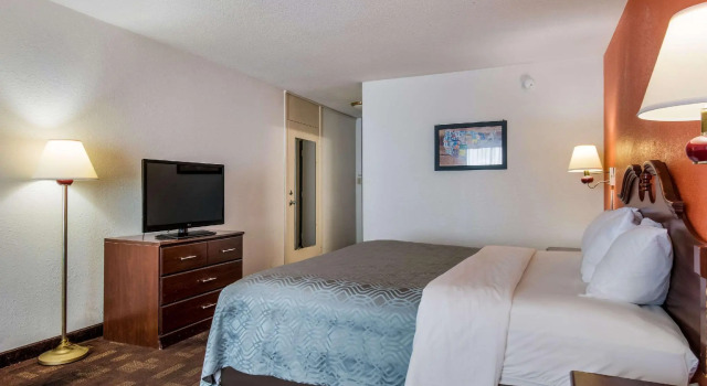 Двухместный номер Standard Econo Lodge Inn & Suites Chambersburg Central