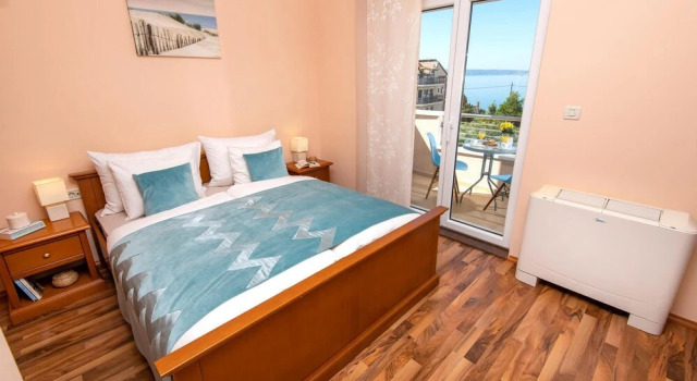 Beautiful Apartment in Podstrana With Wifi, Rezerwuj Apartament Podstrana Split Region