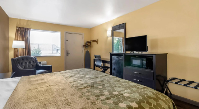 Двухместный номер Standard Econo Lodge Easton Route 50