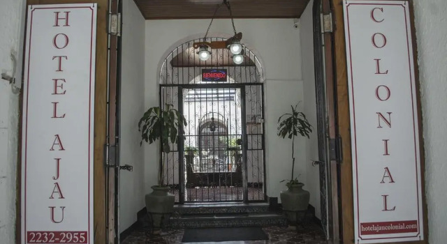 Hotel Ajau Colonial, Varaa Hotelli Zona 1 