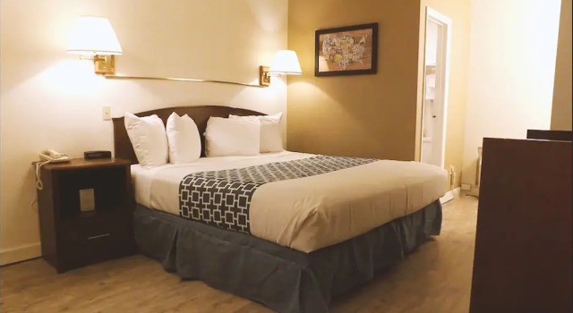 Двухместный номер Comfort Coratel Inn & Suites by Jasper McCook